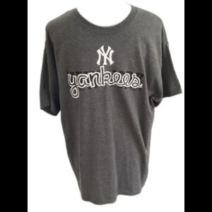 MLB T-Shirt Men’s Size L Color Gray New York Yankees Raised Print Genuine Merch